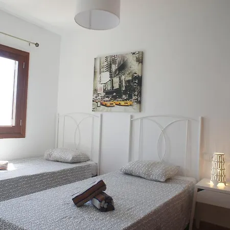 Linda Villa